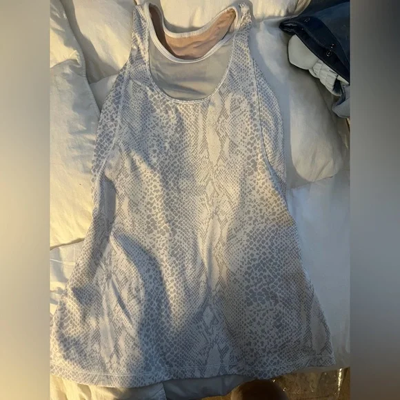 Bundle of three lululemon tops - Picture 2 of 7